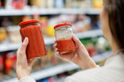 La reduflación consiste en reducir la cantidad o tamaño de un producto sin disminuir su precio, una práctica que puede pasar inadvertida para los consumidores.