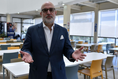 Arturo Moscoso dice que inhabilitaciones alteran la competencia electoral y estrategias de campaña.