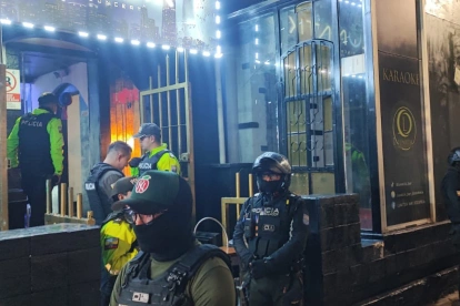 Los controles de la Policía y Fuerzas Armadas se desplegaron también en bares y discotecas.