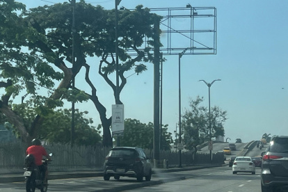La Ordenanza que regula la publicidad exterior en Guayaquil incluye disposiciones para las estructuras que se utilizan para difundir anuncios.