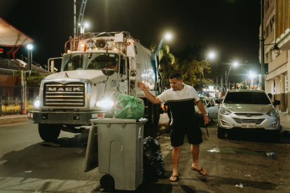 El centro de Guayaquil genera hasta 150 toneladas de basura al día.