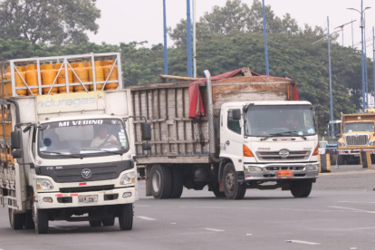 Bandas criminales atacan e incluso secuestran a los conductores de vehículos pesados en la vía Guayaquil - Milagro.
