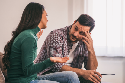 Hablar sobre dinero, hijos y proyectos de vida permite a las parejas conocer sus expectativas antes de asumir compromisos mayores.