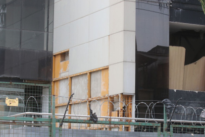 Edificio del centro de Guayaquil que fue afectado en su estructura en el terremoto de Manabí en 2016.