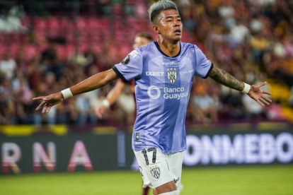 Independiente del Valle festeja su triunfo ante Deportes Tolima por la Copa Libertadores.