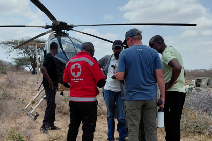 La Cruz Roja de Kenia realizó las labores de rescate en dos días por el difícil acceso al lugar del accidente aéreo.
