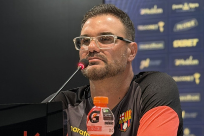 Pablo Trobbiani, director técnico de Barcelona SC, en rueda de prensa.