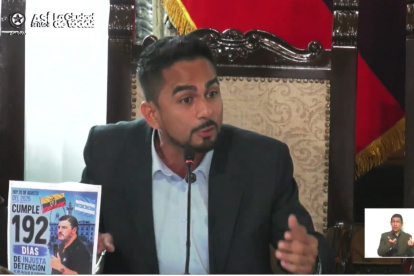 El concejal Fabián Espín durante su intervención.