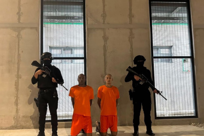 Tres detenidos por el crimen de José Luis Merchán en Salinas; dos fueron llevados a El Encuentro.