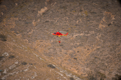 Bomberos trabajaron en el control del incendio forestal registrado en la Reserva Geobotánica Pululahua.