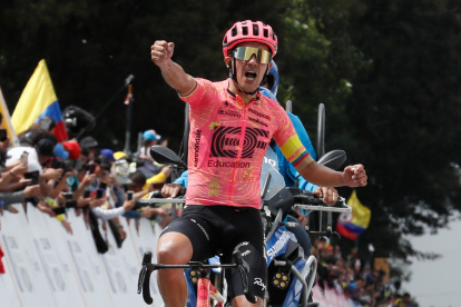 Carapaz aparece como uno de los serios rivales a vencer. Comanda el poderoso equipo EF Education EasyPost.