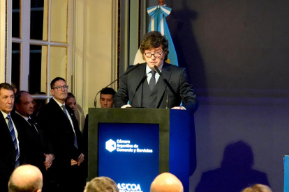 Javier Milei, hablando durante el cierre de la 23º edición del Council of The Americas, en Buenos Aires (Argentina).