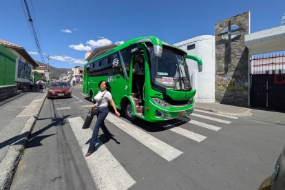 La ruta funciona desde el barrio Chiviquí hasta el parque central de Tumbaco y viceversa. Los pasajeros aseguran que no se cumplen las frecuencias.