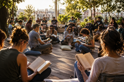 Personas leen sus propios libros en un espacio compartido, una tendencia que transforma la lectura individual en una experiencia colectiva.
