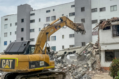 Entre escombros y recuerdos, Cali (Colombia) comienza su reconstrucción tras el terremoto.