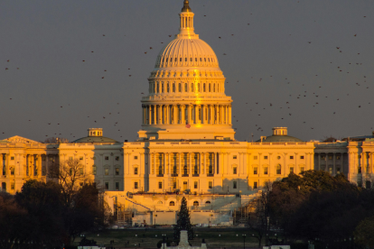 El Capitolio de EE. UU., escenario de debates sobre asilo y visas.