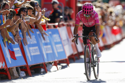El ciclista ecuatoriano del EF, Richard Carapaz, llegó a meta en la cuarta etapa de La Vuelta a España, en la primera jornada clave con la montaña en Andorra.
