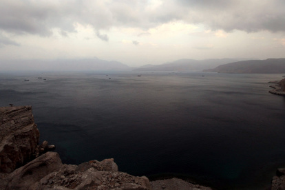 Vista general de las costas de Khasab en el Estrecho de Ormuz, Musandam, Omán.