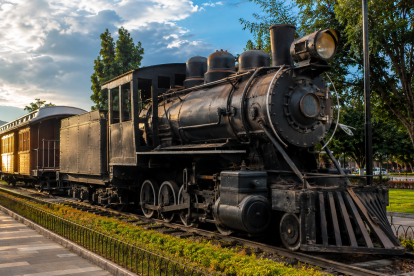 La locomotora a vapor No. 14 regresó a Cuenca después de permanecer 22 años en Durán y ahora forma parte del patrimonio ferroviario de la ciudad.