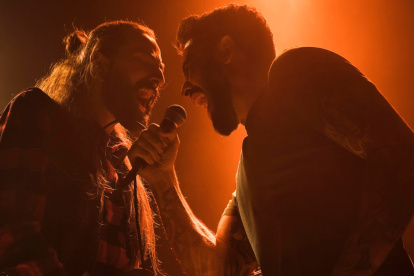 La música de alta intensidad ayuda a tolerar mejor el dolor físico