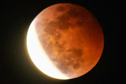 Referencial. Eclipse lunar se podrá observar en Ecuador.