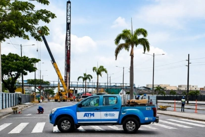 La avenida 25 de Julio mantiene restricciones mientras avanzan los trabajos del quinto puente.