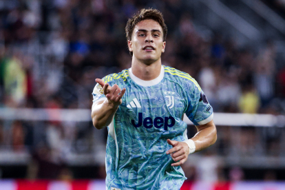 Kenan Yildiz, futbolista del Juventus, durante un partido con el conjunto italiano.