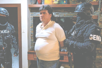 El exalcalde de Camilo Ponce Enríquez está procesado por delitos relacionados con minería ilegal y explosivos.