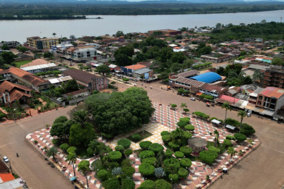 Vista aérea del parque Hernán Roca Casanovas en Guayaramerín, en la frontera entre Bolivia y Brasil, departamento de El Beni, Bolivia, el 12 de agosto de 2026.