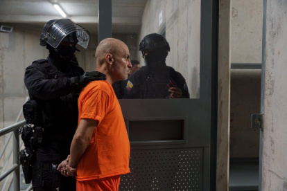 José Serrano apareció sin cabello en su ingreso a una de las celdas en le Cárcel del Encuentro este 29 de agosto de 2026.