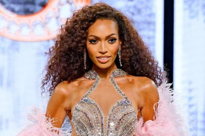 Justus Kelly en la noche de coronación de Miss USA.