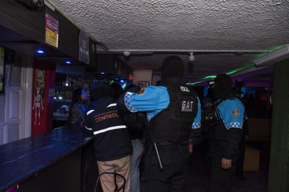Fuerzas Armadas, Policía y entidades municipales participaron en controles ejecutados durante dos jornadas en sectores priorizados del Distrito Metropolitano de Quito.