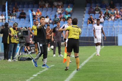El debut de Ezequiel Medrán como entrenador del Emelec fue en el Capwell ante Leones FC.