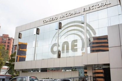 Debe impulsarse cuanto antes una reforma cuyo propósito sea reducir la dispersión electoral y, asimismo, limitar las candidaturas de alquiler, que tanto daño le hacen al país y a la democracia participativa.