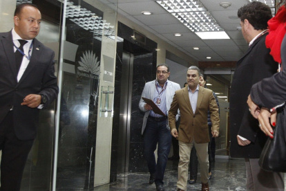 Familia de José Serrano rechaza acusaciones antes del fallo por caso Villavicencio en Ecuador.
