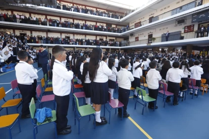 El alcalde, Pabel Muñoz, inauguró el año lectivo en la Unidad Educativa Antonio José de Sucre.