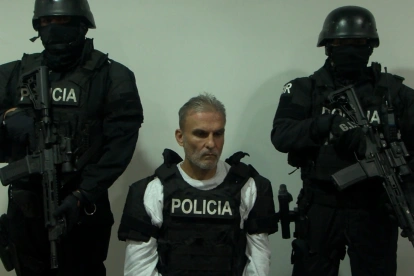 El exministro José Serrano fue deportado desde Estados Unidos a Ecuador.