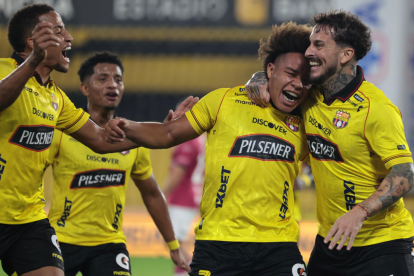 Darío Benedetto marcó el gol de la victoria de Barcelona SC ante Independiente del Valle al minuto 90+11.