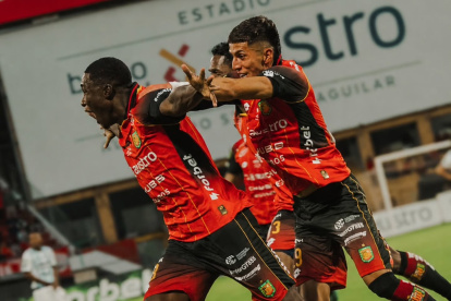 Benalcázar ganó con el Cuenca, pero su corazón busca a su hermano desaparecido