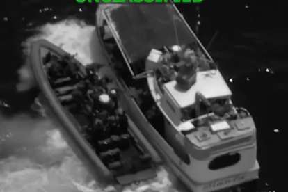 Captura de video publicado por el Comando Sur de los Estados Unidos sobre el ataque a la embarcación.