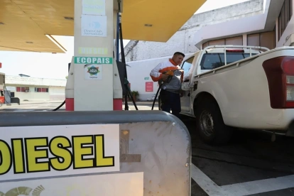 mas preciso
En Ecuador, los precios de la extra, ecopaís, diésel prémium y súper se actualizan mensualmente según la evolución del mercado internacional.