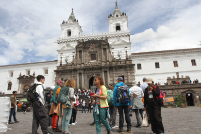 El recorrido turístico atravesará la calle Venezuela para conectar Santa Prisca con la Plaza del Teatro y acercar visitantes al patrimonio quiteño.