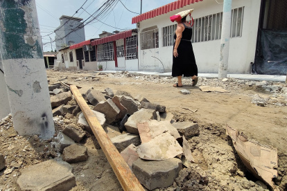 OBRAS INCONCLUSAS, CENTRO,ATARAZANA Y URDESA.
2026-09-02
PERIODISTA THAIS URDANIGO
FOTOGRAFO CHRISTIAN VINUEZA
AG-PERIODISTA
AG-GRANASA
AG-EXPRESO