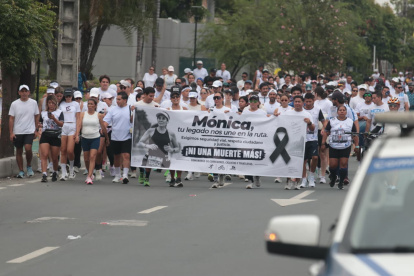La camioneta que estaría involucrada en el atropellamiento de Mónica Martinich fue localizada en Colimes.