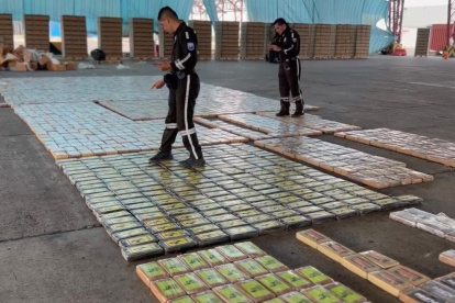 La Policía incautó 2.040 kilos de cocaína ocultos en cajas de banano en Puerto Bolívar.