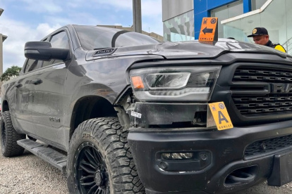 Comisión de Tránsito del Ecuador comparte imagen de la camioneta que atropelló a Mónica Martinich en Samborondón, localizada el sábado 6 de septiembre de 2026.