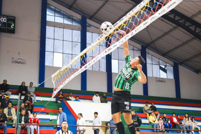Rubén Valencia volvió a brillar para que Santo Domingo Tsáchilas vuelva a liderar la división norte, junto a Ibarra Norteños.