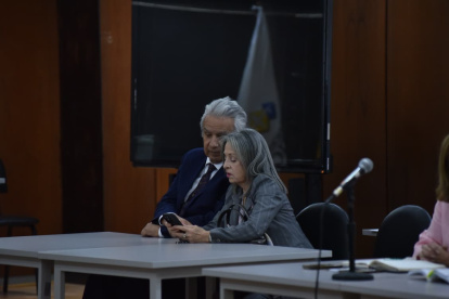El expresidente Lenín Moreno y su esposa, Rocío González, en la audiencia de suspensión condicional de la pena del caso Sinohydro.