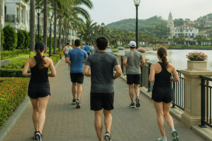 La falta de espacios públicos adecuados obliga a corredores, ciclistas y peatones a compartir zonas de entrenamiento con vehículos, aumentando los riesgos.