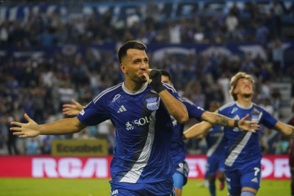 Aníbal Leguizamón en el festejo de gol para Emelec, en la victoria ante Manta por la fecha 29 de la LigaPro.